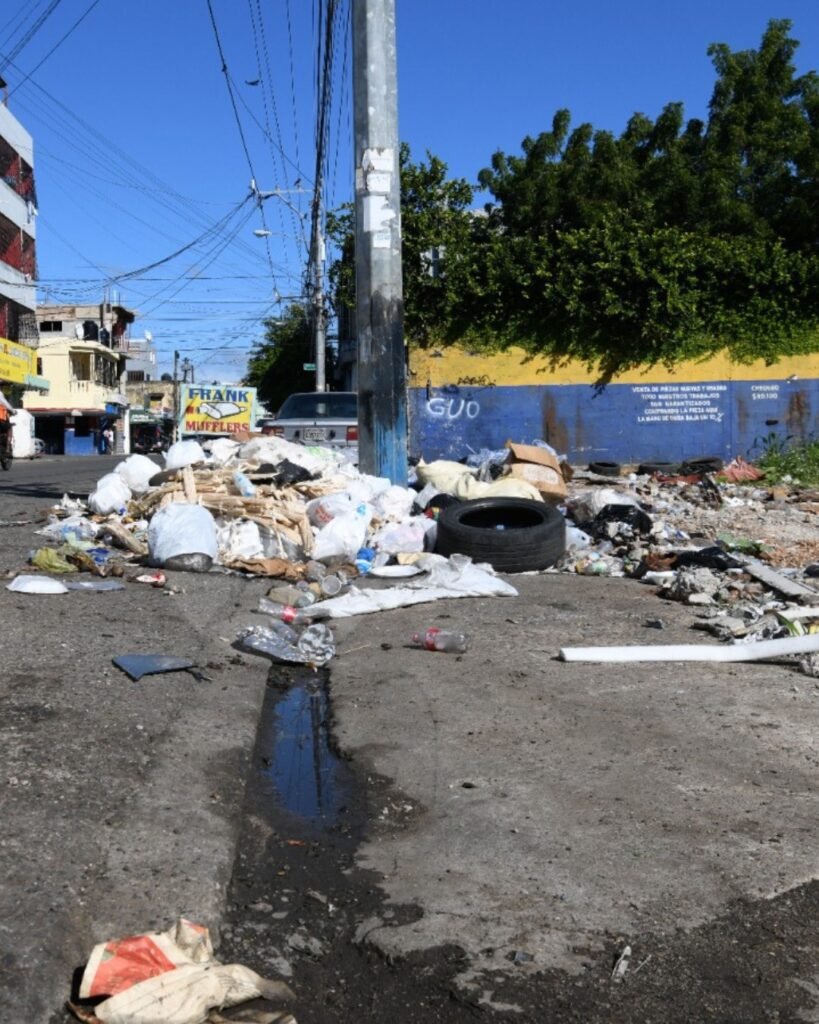 AGUAS NEGRAS Y MUCHA Basura: EL CALVARIO DE CUATRO BARRIOS DEL DISTITO ...