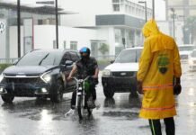 Onda tropical provoca fuertes lluvias y mantiene 18 provincias bajo alerta en República Dominicana.